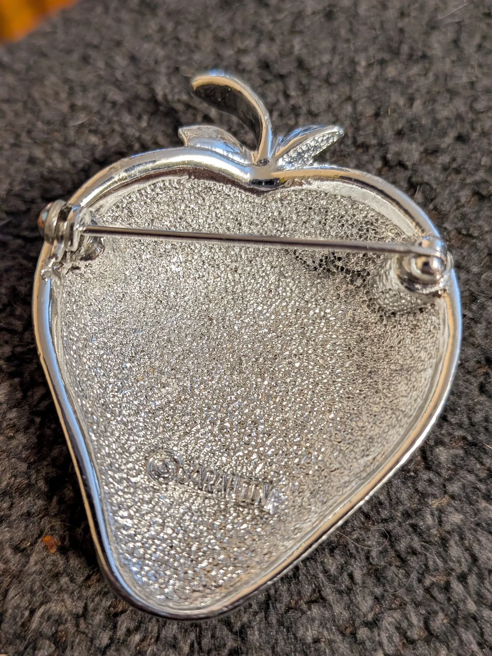 Vintage Sarah Coventry Silver Tone Textured Strawberry Brooch Pin Signed